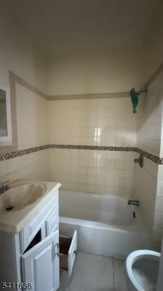 205 Parker Ave #2, Clifton City, NJ 07011