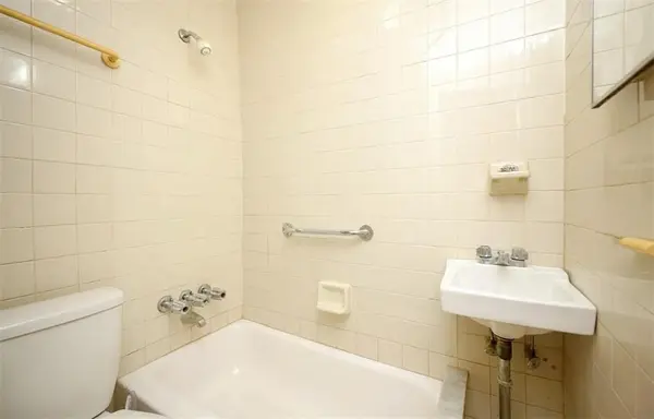 87 1st AVE, New York, NY 10003