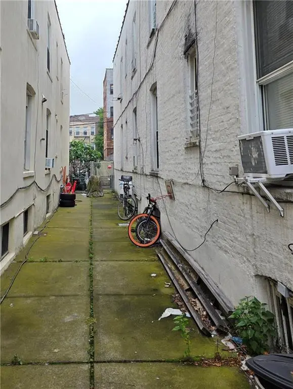 1812 80th ST, Brooklyn, NY 11214