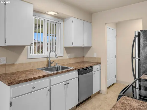 1181 NE GRANT ST, Hillsboro, OR 97124