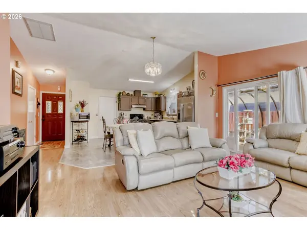 230 SW 22ND ST, Troutdale, OR 97060