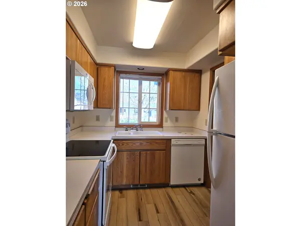 824 NE ASHBY CT, Mc Minnville, OR 97128