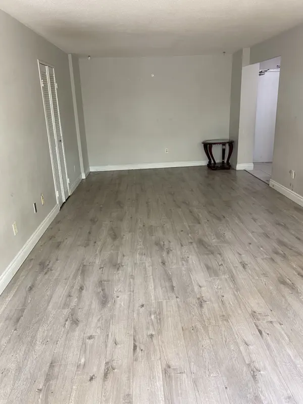 60 Pavane Link WAY #R2-2, Toronto C11, ON M3C 1A1