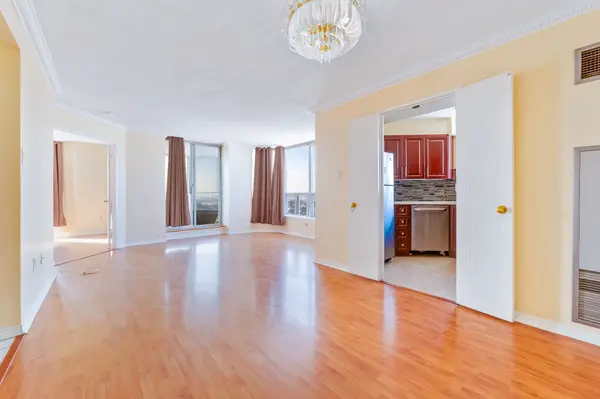 430 Mclevin AVE #1612, Toronto E11, ON M1B 5P1