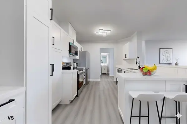 115 Omni DR #PH09, Toronto E09, ON M1P 5B4