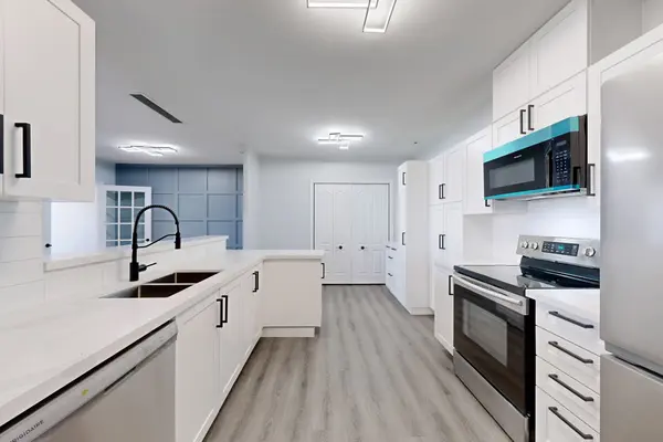 115 Omni DR #PH09, Toronto E09, ON M1P 5B4