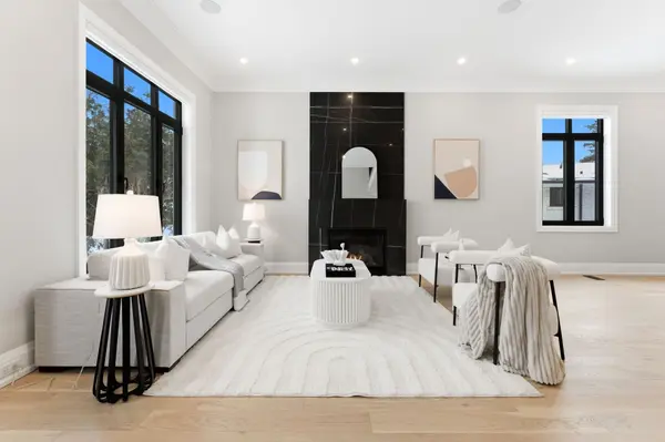 456 Toynevale RD, Pickering, ON L1W 2H1