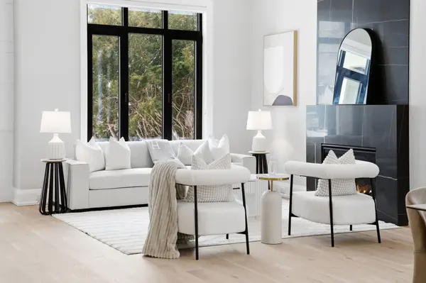 456 Toynevale RD, Pickering, ON L1W 2H1