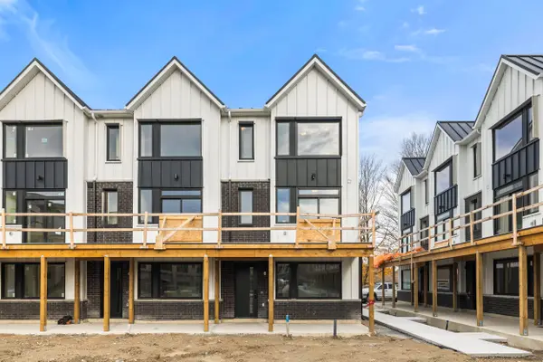 6 Rainwater LN, Barrie, ON L4N 9J6