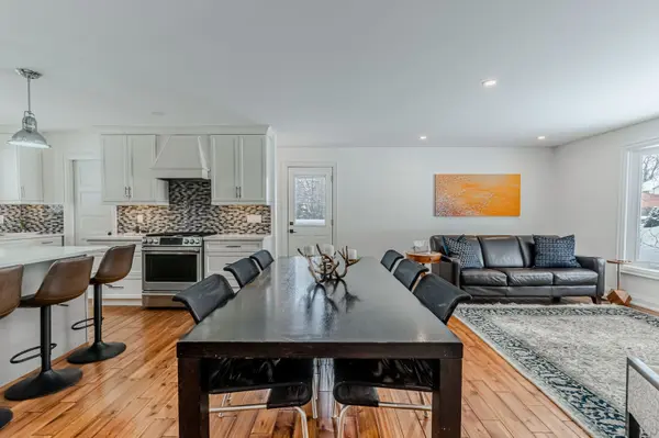 1127 Sunnidale RD, Springwater, ON L9X 0R9