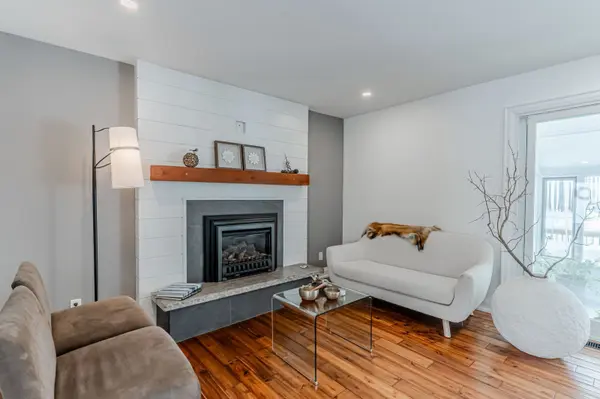 1127 Sunnidale RD, Springwater, ON L9X 0R9