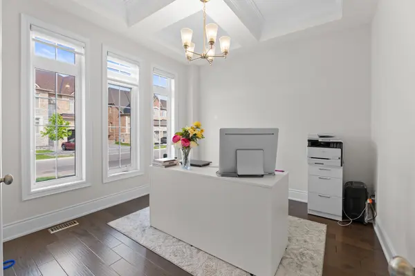 40 Autumn Olive WAY, Brampton, ON L6P 4Z3