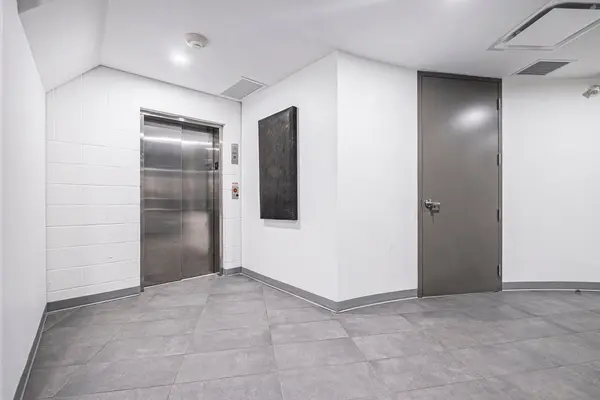 2300 CARLING AVE #202, Britannia Heights - Queensway Terrace N And Area, ON K2B 7G1