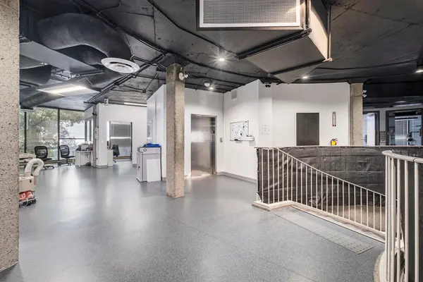 2300 CARLING AVE #205, Britannia Heights - Queensway Terrace N And Area, ON K2B 7G1