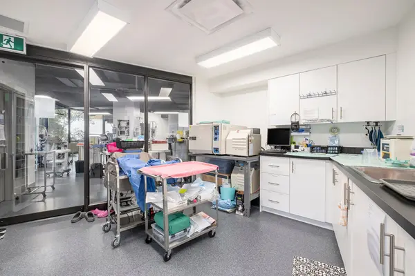 2300 CARLING AVE #205, Britannia Heights - Queensway Terrace N And Area, ON K2B 7G1