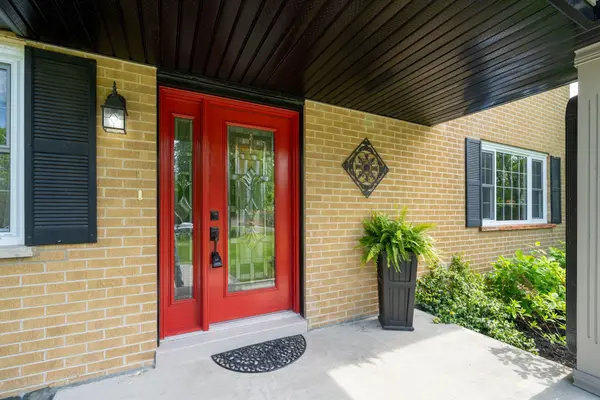 519 Lakeshore RD, Cobourg, ON K9A 1S4