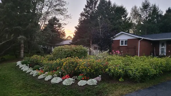 10 Robertson CT, Sundridge, ON P0A 1Z0