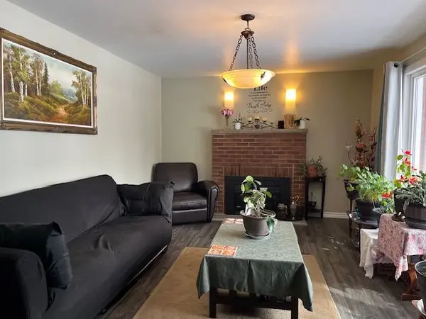 10 Robertson CT, Sundridge, ON P0A 1Z0