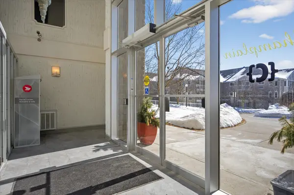 1099 Clonsilla AVE #205C, Peterborough, ON K9J 8L8