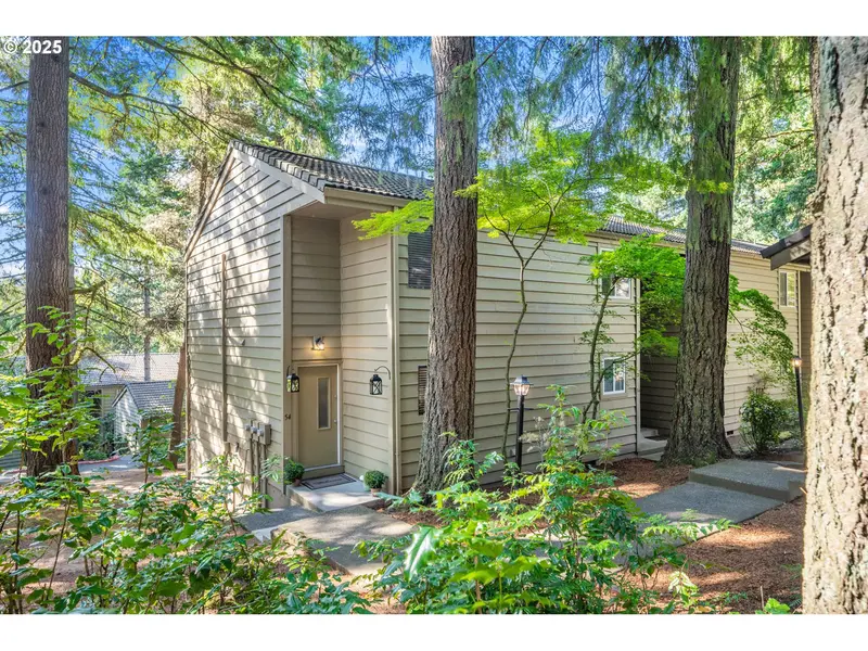 54 CERVANTES CIR, Lake Oswego, OR 97035