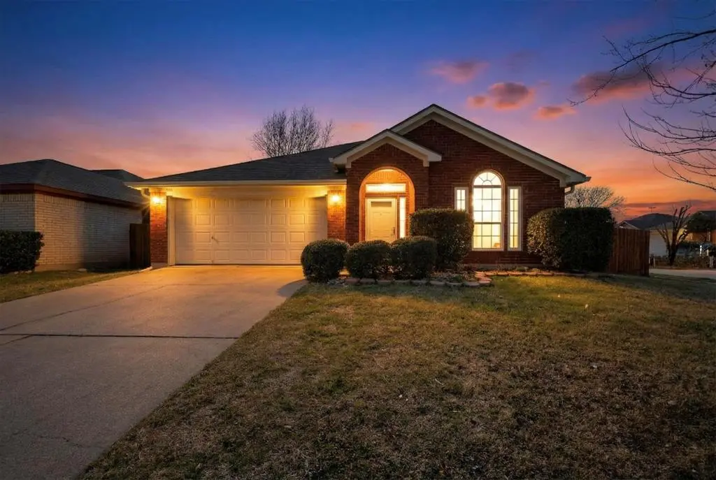 1025 Caleb Street, Burleson, TX 76028