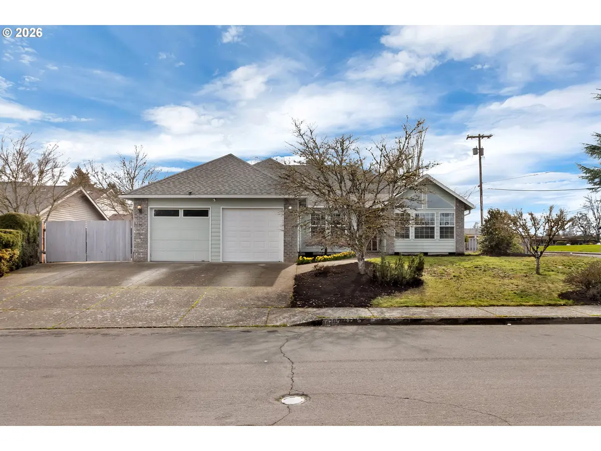 1420 NE HOFFMAN DR, Mc Minnville, OR 97128