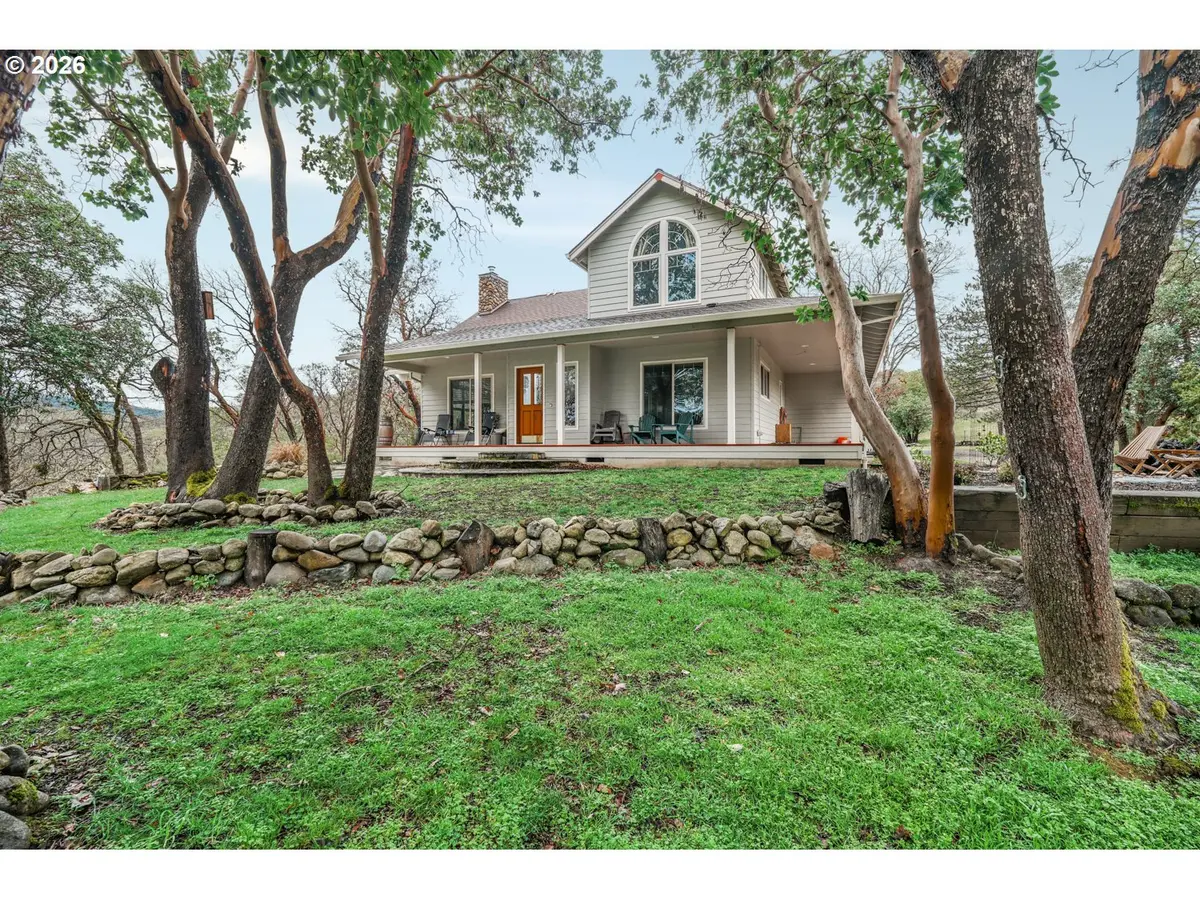 5655 TAMARACK LN, Central Point, OR 97502