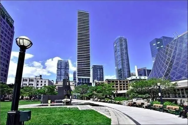 224 King ST #1405, Toronto C01, ON M5V 1H8