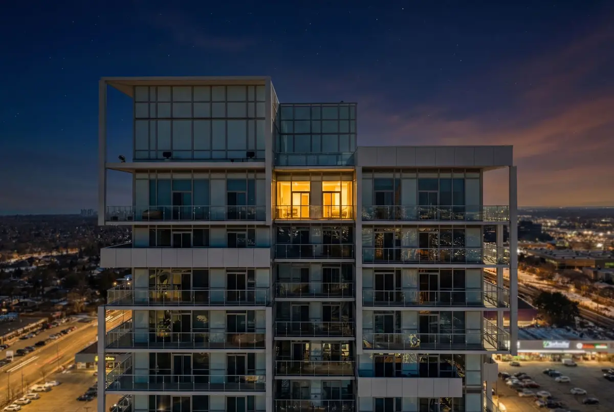 65 Speers RD #PH04, Oakville, ON L6K 0J1