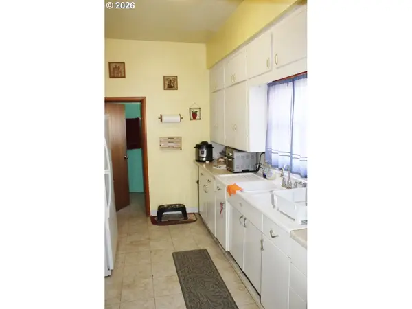 212 CONCORD ST, Helix, OR 97835