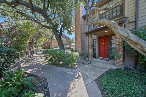 9910 Royal Lane #601, Dallas, TX 75231