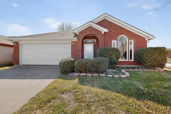 1025 Caleb Street, Burleson, TX 76028