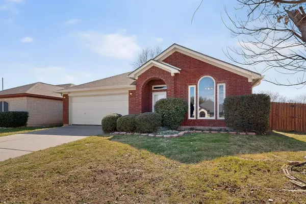 1025 Caleb Street, Burleson, TX 76028