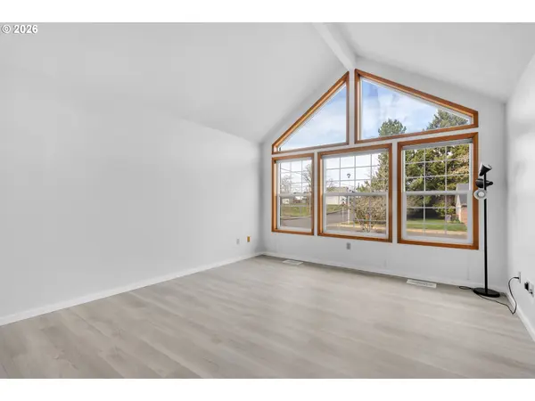 1420 NE HOFFMAN DR, Mc Minnville, OR 97128