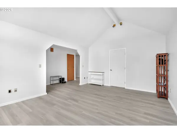 1420 NE HOFFMAN DR, Mc Minnville, OR 97128