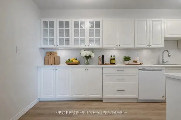 100 Canyon AVE #606, Toronto C06, ON M3H 5T9