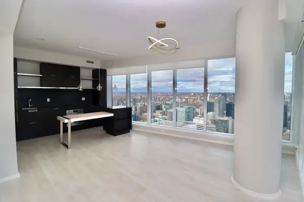 197 Yonge ST #5902, Toronto C08, ON M5B 1M4