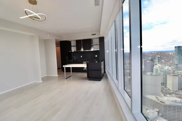 197 Yonge ST #5902, Toronto C08, ON M5B 1M4