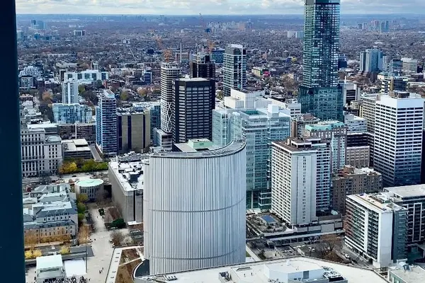 197 Yonge ST #5902, Toronto C08, ON M5B 1M4