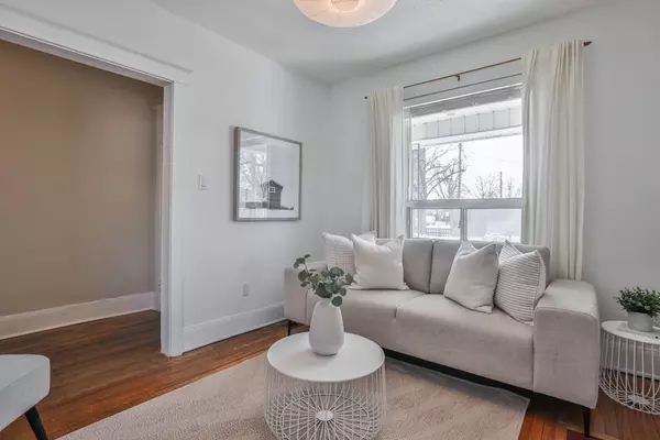 Toronto E02, ON M4C 1E1,2 Earl Haig AVE