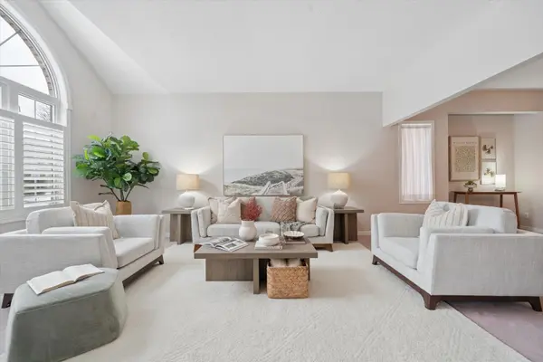 83 Auburn LN, Clarington, ON L1E 2E9