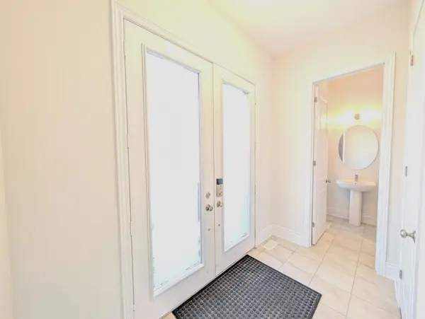 192 Sunset Vista CT, Aurora, ON L4G 3Y1