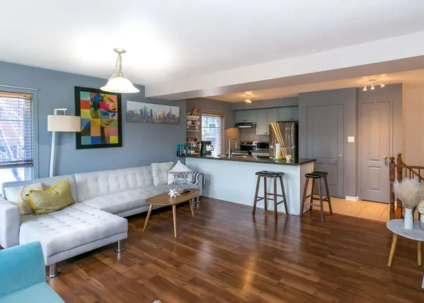 3250 Bentley DR #13, Mississauga, ON L5M 0P7