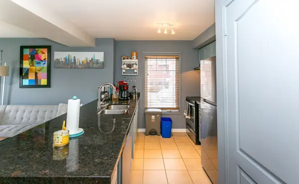 3250 Bentley DR #13, Mississauga, ON L5M 0P7