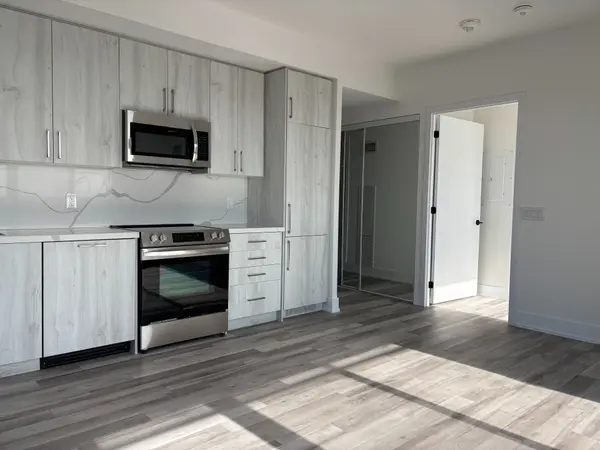 2450 Old Bronte RD #445, Oakville, ON L6M 5P6