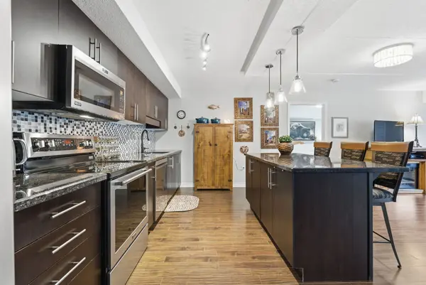 776 Laurelwood DR #311, Waterloo, ON N2V 0A8