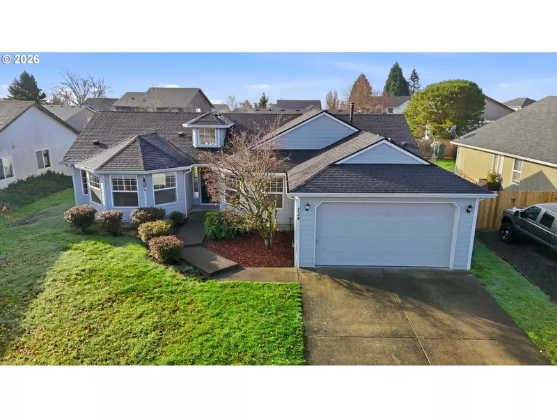 734 E 15TH CIR, La Center, WA 98629