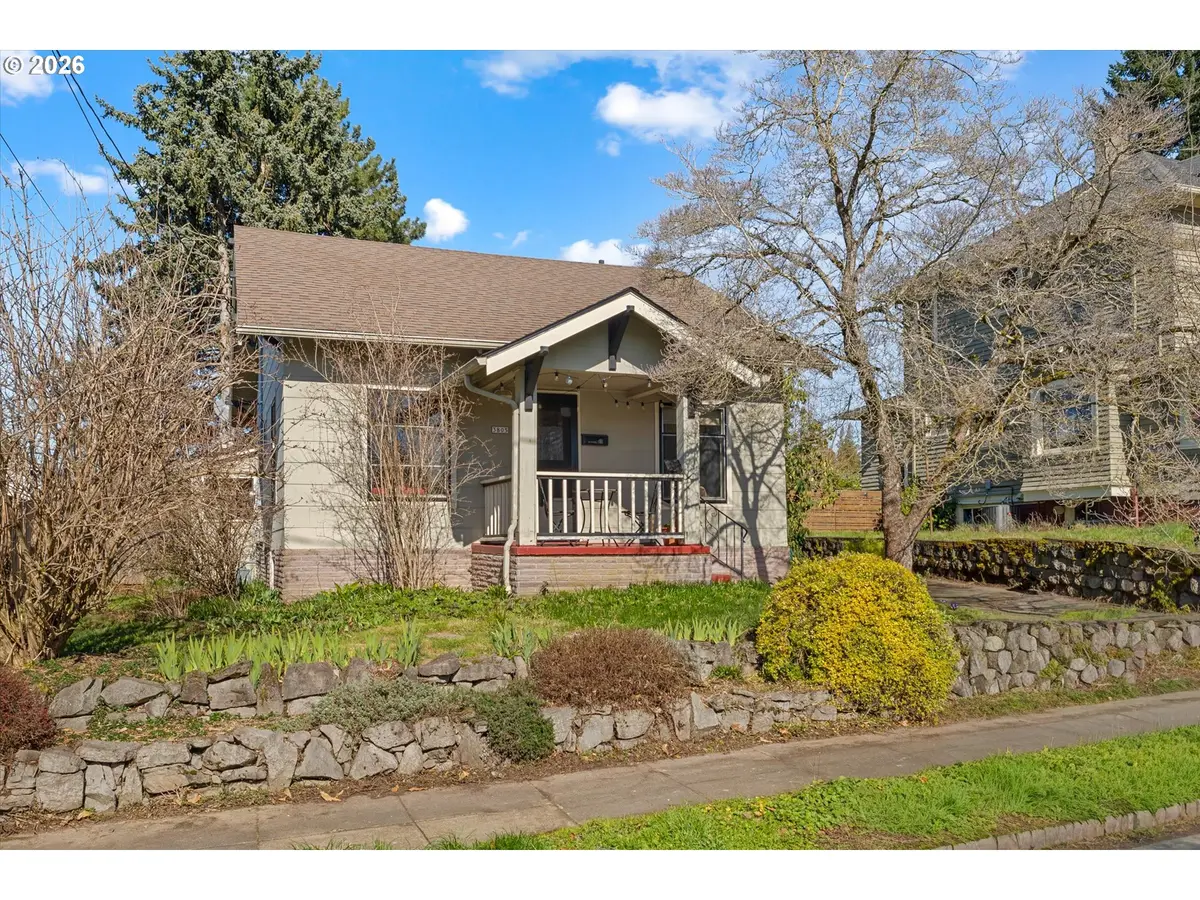 3805 SE MALL ST, Portland, OR 97202