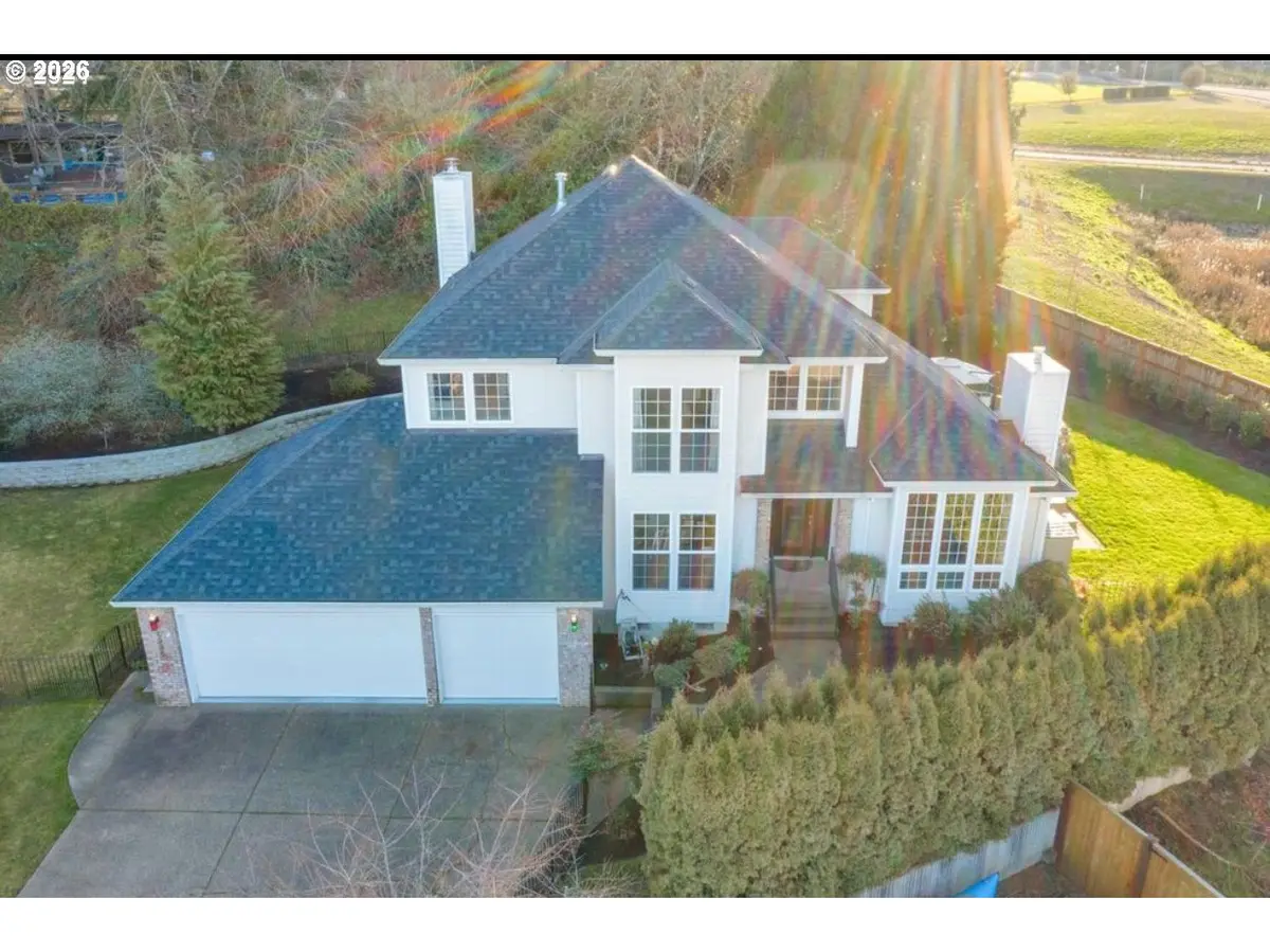 1235 NW COUNTRYSIDE CT, Mc Minnville, OR 97128