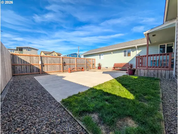 609 NW OCEANIA DR, Waldport, OR 97394